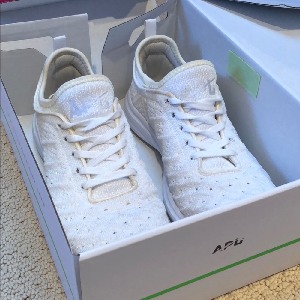 Athletic Propulsion Labs Sneaker